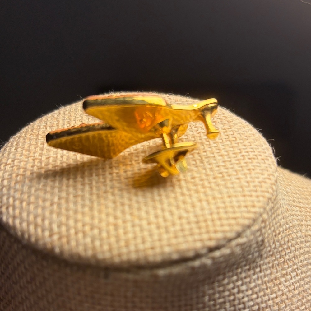 ADORABLE Gold and Pink Shoe PIN - Picture 2 of 6